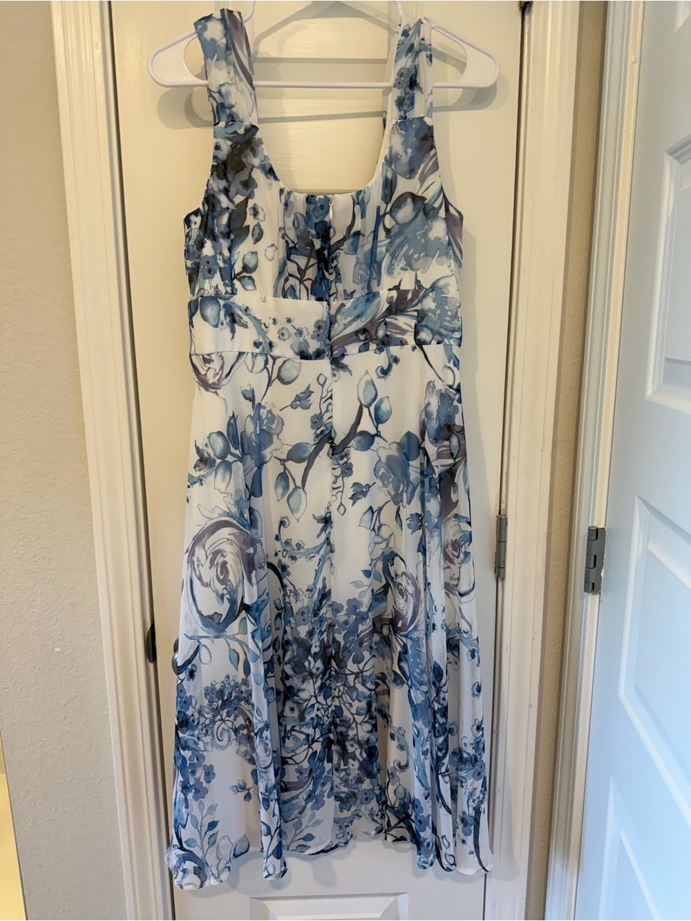 Floral Sleeveless Connected Apparel Dress - Picture 2 of 6
